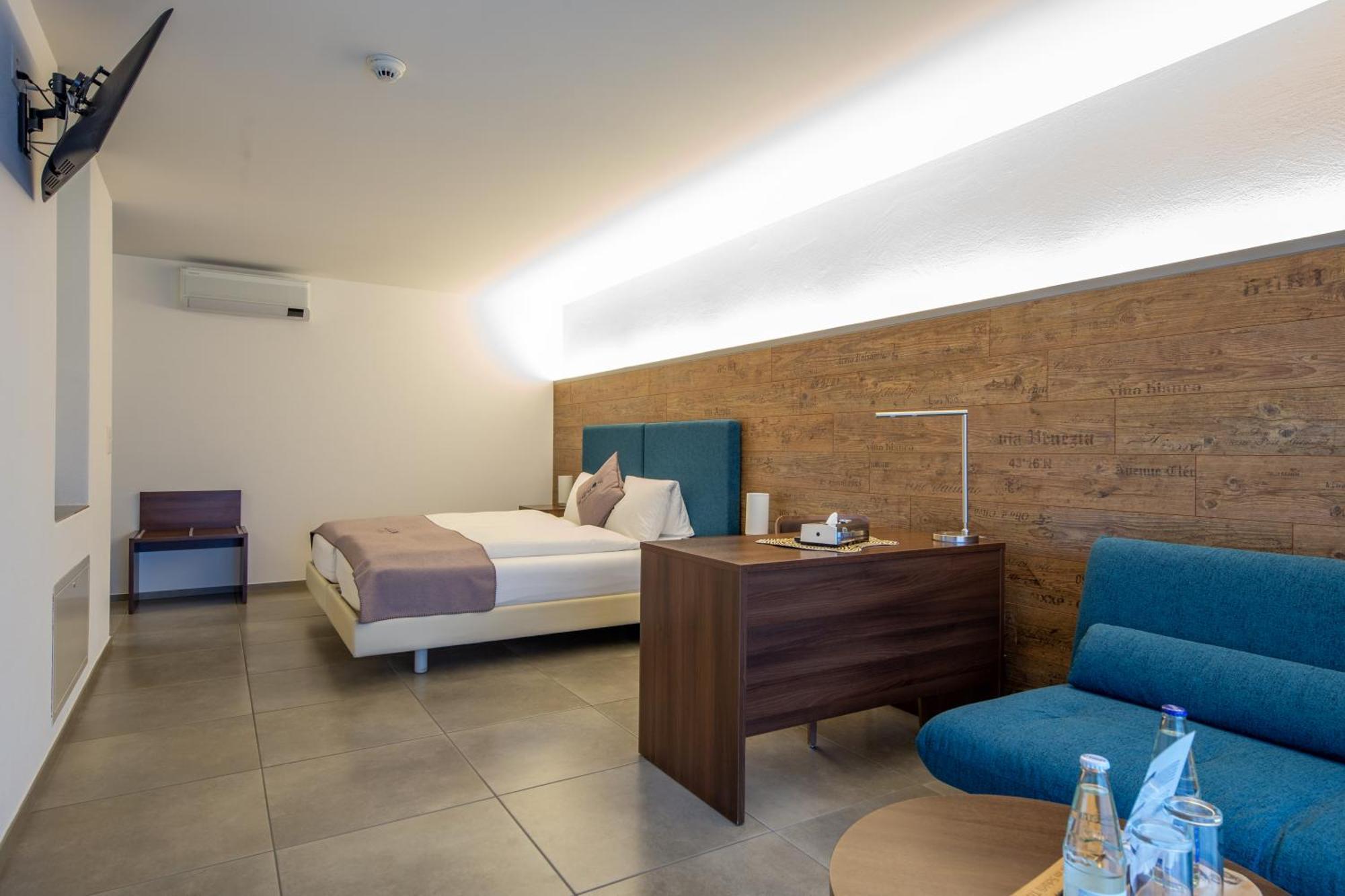 Hotel Schaefli Siebnen Bagian luar foto